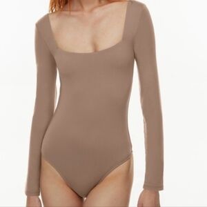 Aritzia Babaton Contour Squareneck Long Sleeve Bodysuit